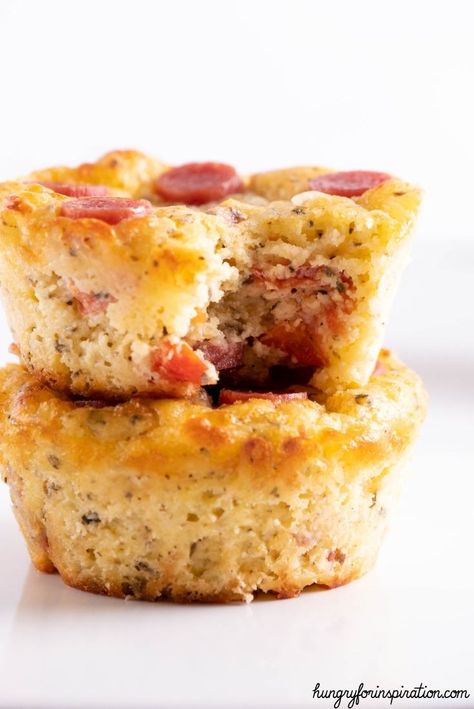 Keto Pizza Muffins, Pizza Muffins Recipe, Pizza Muffin, Sausage Pizza, Pizza Muffins, Keto Pizza, Pizza Flavors, Eat Pizza, Easy Keto