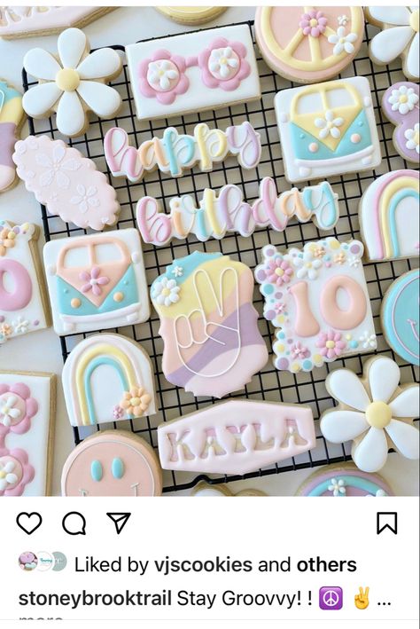 Groovy Birthday Cookies Decorated, Groovy Party Cookies, Groovy Decorated Cookies, Groovy Royal Icing Cookies, Groovy Desserts, Groovy Birthday Cookies, Groovy Cookies, Cookie Themes, Summer Cookie