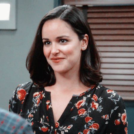 G peraltiago baby ⴵʬ⁸⁴ on Twitter: "@melissafumero you look absolutely stunning with short hair! amy's best hair style!… " Amy Santiago Aesthetic, Melissa Fumero, Amy Santiago, Andy Samberg, Brooklyn Nine Nine, Hair Pictures, Attractive People, Best Hair, Pretty People