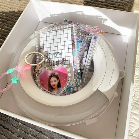 Itzy Light Ring Decoration, Itzy Light Stick Aesthetic, Itzy Light Ring Aesthetic, Itzy Lightstick Aesthetic, Itzy Light Stick, Dreamcatcher Lightstick Aesthetic, Bp Lightstick Aesthetic, Itzy Light Ring, Nct Lightstick