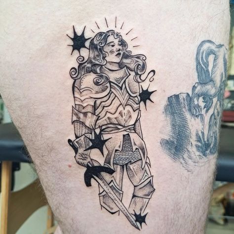 ✶ n a t ✶ | Another badass knight from my flash for Remus. Thank you so so much!! (This is defo one of my fave tats I've ever done!!) #tattoo… | Instagram Knight Leg Tattoo, Knight Tattoo Simple, Female Knight Tattoo Design, Woman Knight Tattoo, Lady Knight Tattoo, Female Knight Tattoo, Lady Knight Illustration, Lady Knight, Dna Tattoo