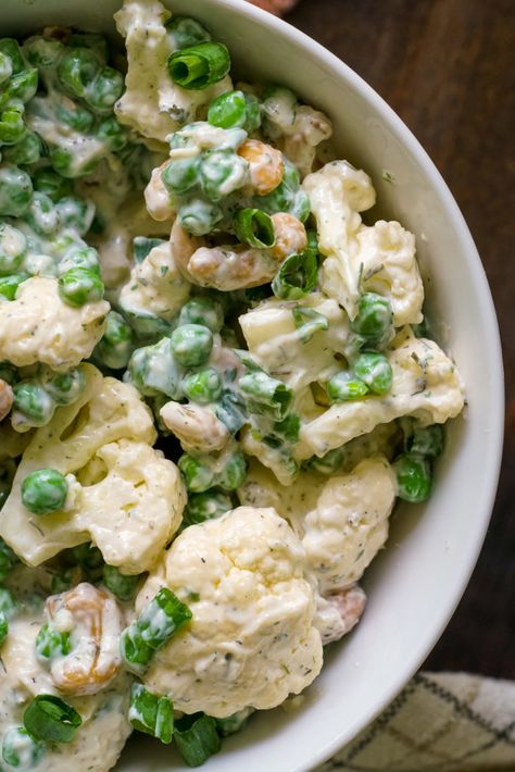 Creamy Cauliflower Cashew Salad – 12 Tomatoes Cauliflower Cashew Salad, Boring Summer, Cashew Salad, Veggie Salads, Blueberry Salad, Keto Sides, Cooking Panda, Bbq Side, Side Dishes For Bbq