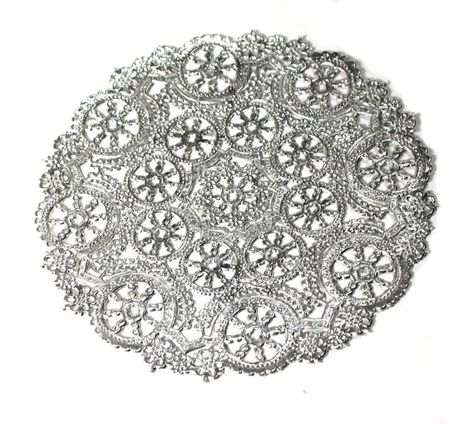 Silver Medallion Paper Doilies 25 doilies 8 inch by owlandthistle, $9.00 Paper Doilies Wedding, Doilies Wedding, Antique Medallion, Winter Art Lesson, Doily Wedding, Wedding Tableware, Hollywood Wedding, Paper Doilies, Silver Paper