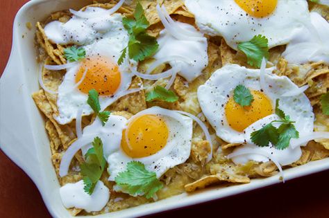 Chilaquiles Recipe, Roasted Tomatillo, Rick Bayless, Mexican Breakfast Recipes, Food For A Crowd, Easter Brunch, Mexican Dishes, Main Dish Recipes, Brunch Recipes