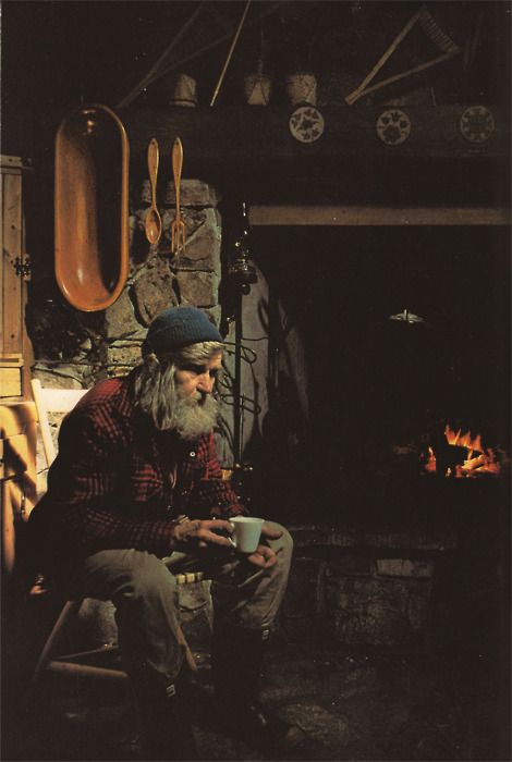 * Woodland House, Mountain Men, Estilo Hippie, Mens Fashion Rugged, Mountain Man, Lumberjack, Old Man, Old Men, Room Themes