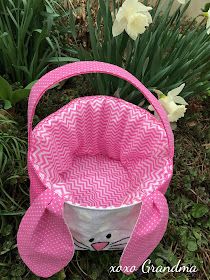 xoxo Grandma: Fabric Bunny Basket - Free Pattern Fabric Easter Basket Pattern, Sewing Easter Projects, Easter Sewing Projects, Quilted Easter Baskets, Fabric Easter Bunny, Spring Sewing Projects, Basket Sewing Pattern, Easter Basket Pattern, Fabric Art Diy