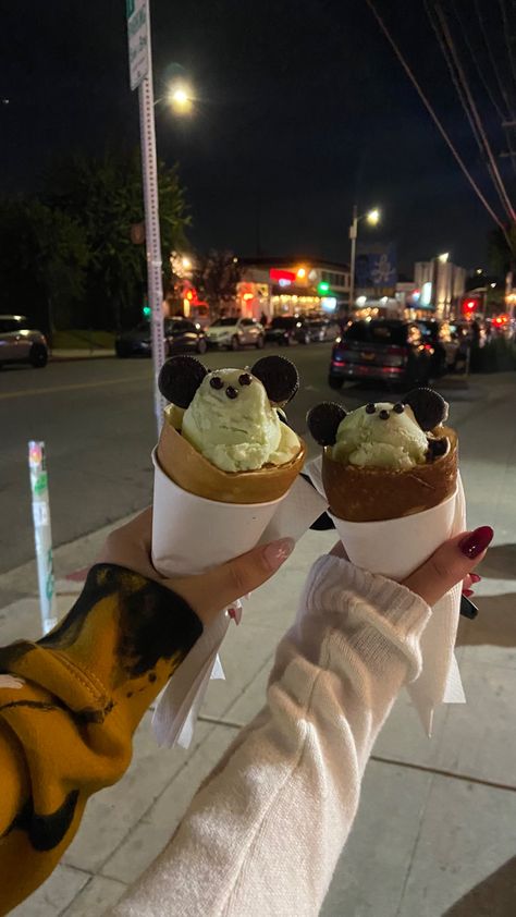 Ice Cream Aesthetic Night, Los Angeles Downtown, Downtown Girl Aesthetic, Aesthetic City, Cream Aesthetic, Gift Inspo, Project Board, City Night, New York Aesthetic