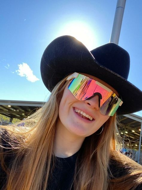 Cowgirls And Angels, Barrel Racing Quotes, Pit Viper Sunglasses, Pit Vipers, Rodeo Chic, Cute Cowgirl Outfits, Cowgirl Pictures, Curly Hair Drawing, Mountain Outfit