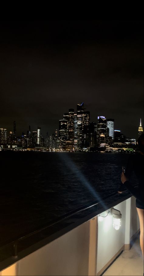 Boat Aesthetic, Nyc At Night, Nyc Night, Dark Books, Aesthetic Books, Dream Aesthetic, Nyc Skyline, City Night, Boat Ride