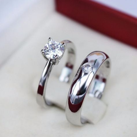 Cincin Couple, خواتم خطوبة, Wedding Rings Sets His And Hers, Silver Anklets Designs, Couple Ring Design, Groom Ring, Engagement Rings Couple, Couple Wedding Rings, Platinum Wedding Rings