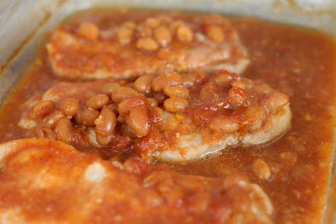 This Pork Chops and Baked Beans recipe is an easy, baked, boneless pork chop recipe that is perfect for busy nights. Pork Chops And Baked Beans, Baked Pork Cutlets, Baked Beans With Hamburger, Pork And Beans Recipe, Baked Bean Casserole, Cooking Boneless Pork Chops, Simple Easy Recipes, Salt Block Cooking, Best Pork Chop Recipe