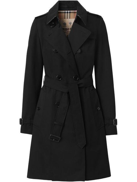 Chelsea trench coat from BURBERRY featuring black, cotton, classic collar, long sleeves, front button fastening and belted waist. Tailored Trench Coat, Lirika Matoshi, Burberry Outfit, Burberry Trench Coat, Designer Jackets, Classic Trench Coat, Trench Coat Black, Organic Materials, Coat Black