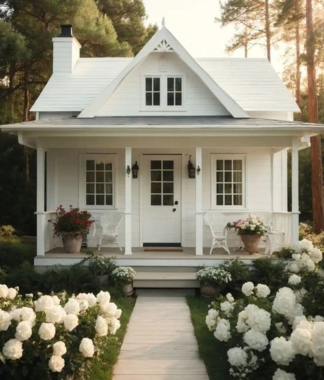 15 Cute Tiny White Cottages Full of Charm - Nikki's Plate White Cottage Exterior, Garden Annexe, White Cottages, Cozy White Cottage, Farm Homes, Cottage House Exterior, Small White House, Small Cottage House Plans, White Exterior Houses