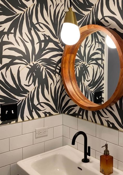 Transforming an old, outdated, boring bathroom and creating a stunning modern black and white bathroom with palm frond wallpaper and subway tile. Black And White Wallpaper Bathroom, Fixer Upper Bathroom Ideas, Retro Bathroom Tile, Countertop Inspiration, Hipster Home Decor, Eclectic Style Decor, Black And White Bathroom, Spa Inspired Bathroom, Guest Bathroom Decor