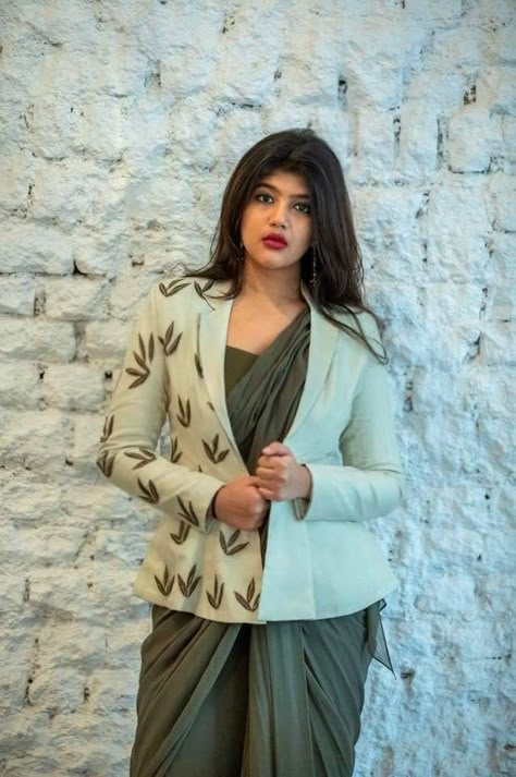 Saree With Blazer Formal, Winter Saree, Saree Jacket Designs, Saree Jacket, Long Blouse Designs, Saree Styling, Saree Drape, Saree Jackets, Formal Saree