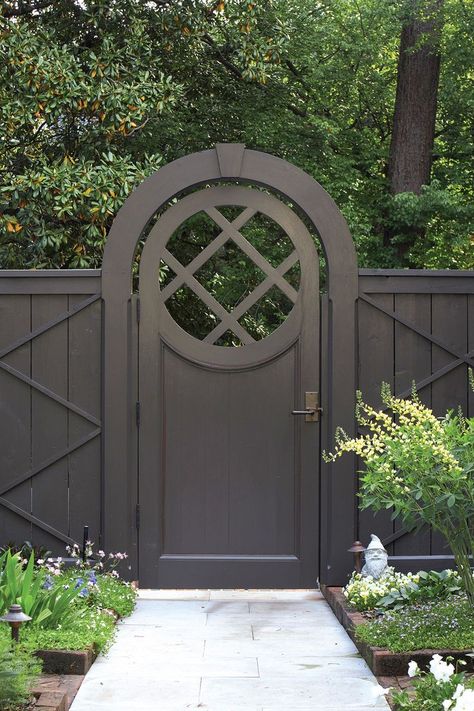 Front Yard Fence Ideas Craftsman, French Garden Doors, Garden Gate Door Ideas, European Fence Design, Front Fences And Gates, Arched Garden Gate, Fence Gate Ideas, Small Garden Gates, Garden Arbor With Gate