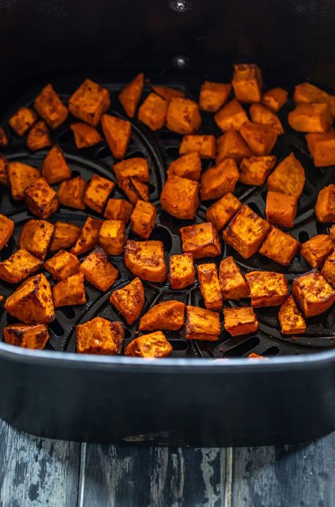 Air Fryer Sweet Potatoes (10-Minutes!) - Cook With Manali Baked Sweet Potato Air Fryer, Air Fry Sweet Potato, Air Fryer Sweet Potatoes, Roasted Broccoli And Carrots, Roasted Veggies In Oven, Berbere Spice, Fast Easy Dinner, Oven Vegetables, Bread Sauce