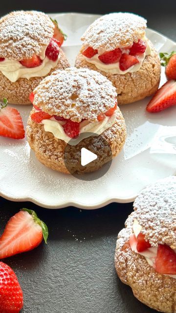 Mini Cream Puffs, Raspberry Cream Puff, Cream Puffs Recipe, Cream Puffs Easy, Strawberry Cream Puffs, Traditional Baking, Celiac Recipes, Cream Puff Recipe, Chicken Thigh Recipes Oven