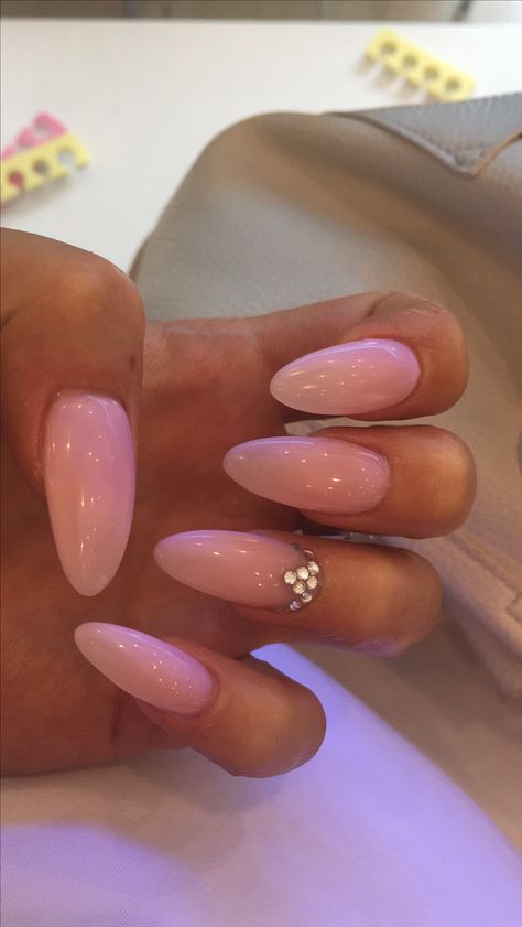 Almond Nails With Diamonds, Pink Almond Nail Ideas, Pink Nails With Gems, Natural Almond Nails, Pink Almond Nails, Almond Nail Ideas, Ball Nails, Almond Nails Pink, Almond Acrylic Nails Designs