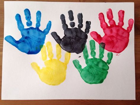 DIY Handprint Olympic Rings Craft Idea Summer Olympics Crafts, Preschool Olympics, Olympic Games For Kids, Olympic Idea, Kids Olympics, Olympic Crafts, Olympics Activities, Olympic Theme, Olympic Rings