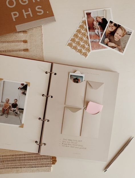 Simple Photo Album Ideas, Scrapbook Journal Tutorials, Neutral Scrapbook Ideas, Scrapbook Of Letters, Babybook Scrapbook Ideas, Creative Journal Ideas Scrapbooking Easy, Fun Scrapbook Ideas, Modern Scrapbook Ideas, Scrapbook For Friends