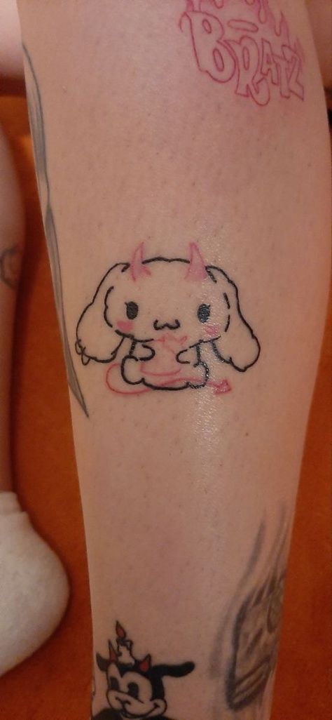 Aesthetic Simple Tattoo Ideas, Cute Hello Kitty Tattoo Ideas, Anime Tattoo Ideas For Women, Cute Signatures Ideas, Pink Hello Kitty Tattoo, Hello Kitty Chest Tattoo, Cute Sanrio Tattoos, Cute Kawaii Tattoos, My Melody Tattoo Small