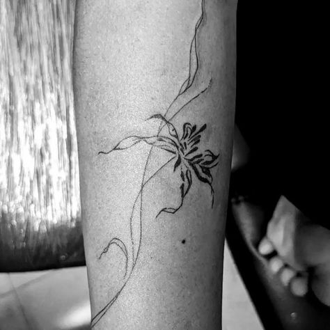 botanical flow tattoo 🌼 Artist: Sathish Follow for more DM for appointments #tattooreel #tattoo#tattoostyle #tattooink #tattoolove #tattoos #botanicalart #botanical #flowertattoo #tattoodesign Flow Tattoo, Tattoo Artist, Botanical Art, Ink Tattoo, Follow For More, Tattoo Artists, Flower Tattoo, Tattoo Designs, Tattoos