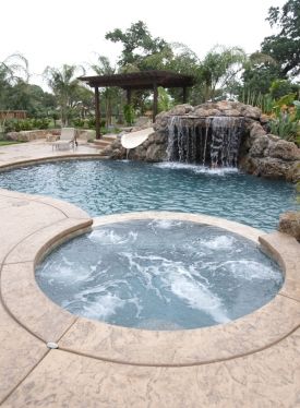 Add a diving board and it's perf Outdoor Pool Decor, Moderne Pools, Pools Backyard Inground, Swimming Pool Tiles, Small Swimming Pools, Pool Remodel, Pool Waterfall, Luxury Pools, Natural Swimming Pool