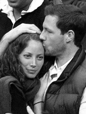 Christy Turlington and Ed Burns Christie Turlington, Jill Goodacre, Hairstyles With Box Braids, Ed Burns, Edward Burns, Fun Hairstyles, Lakers Game, Sharon Osbourne, What Men Want