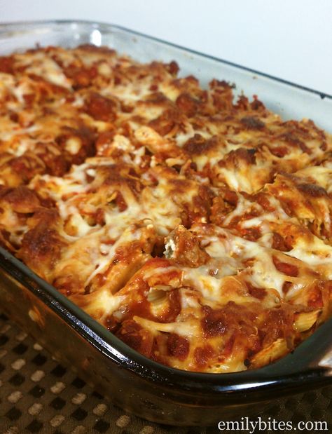 Weight Watchers Friendly Recipes: Layered Pasta Bake-9 Points Plus per serving - This pasta was very good and very easy to make, everyone loved it! I mean, it has cream cheese in it, what's not to love :) Sausage Stuffed Shells, Layered Pasta, Emily Bites, Cheese Sausage, Fettuccine Alfredo, Pasta Bake, Stuffed Shells, Ww Recipes, Secret Ingredient