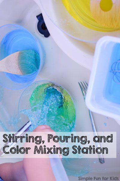 Simple sibling play with water: I set up a super simple stirring, pouring, and color mixing station in the water table for my toddler, and both he and my kindergartener had great fun with it! Transportation Matching, Water Activities For Kids, Matching Games For Toddlers, Fun Activities For Preschoolers, Sensory Tubs, Sensory Activities Toddlers, Cool Science Experiments, Water Table, Indoor Activities For Kids