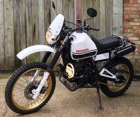 Honda Nx650, Honda Dominator, Enduro Vintage, Bmw R80, Desert Sled, Biking Diy, White Desert, Downhill Mountain Biking, Enduro Motorcycle