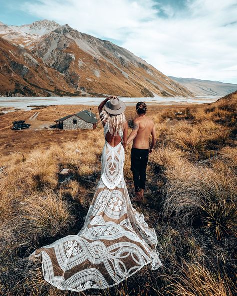 Bohemian Style Wedding Dresses, Alta Moda Bridal, Stile Boho Chic, Festival Bride, Shiva Shakti, Wedding Boho, Western Wedding, Wedding Photo Inspiration, Wedding Dress Inspiration