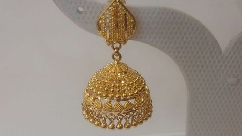 Golden Jhumka Design, Jhumki Designs Gold, Jhumka Designs Gold, Gold Jhumka Designs, Jhumka Design, Short Gold Necklace, Gold Jhumkas, Ear Jewellery, Chand Bali