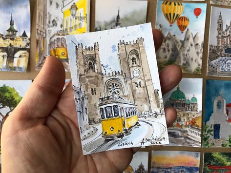 Lisbon Art, Shipping Artwork, Art Mini Toile, Portugal Art, Lisbon Tram, Kunstjournal Inspiration, Mini Watercolor, Watercolor Paintings For Beginners, Watercolor Art Lessons