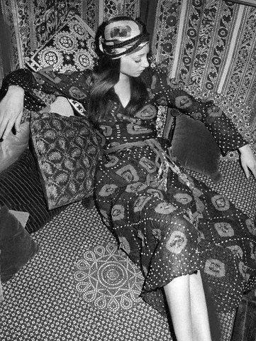 Marisa Berenson. Mary Russell, Talitha Getty, Marisa Berenson, 1970 Fashion, Stylish People, Rock And Roll Fashion, 60s Rock, Bohemian Chic Fashion, Studio 54