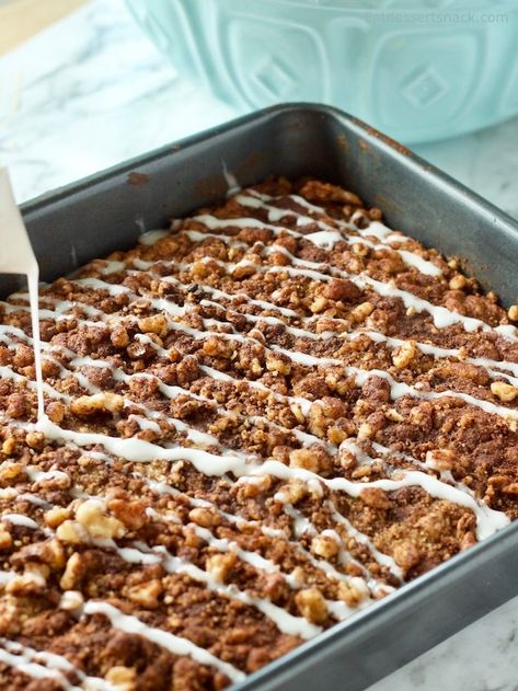 Banana Pecan Cake, Easy Family Breakfast, Specialty Breads, Banana Coffee Cake, Healthy Coffee Cake, Banana Coffee Cakes, Breakfast Coffee Cake, Bar Desserts, Coffee Cake Recipes Easy