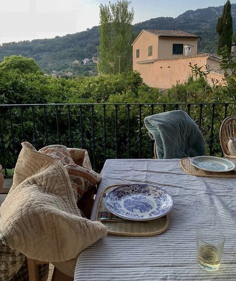 Yoli And Otis, Mediterranean Aesthetic, Italy Vibes, Afternoon Sun, Italian Countryside, Summer Romance, Italian Summer, Northern Italy, Summer Dream