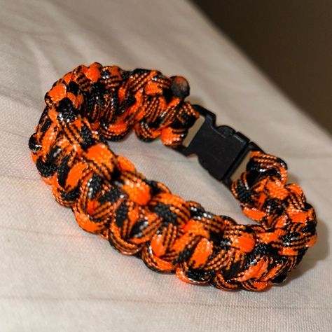 Handmade paracord bracelet! Paracord Bracelet, Paracord Bracelets, Mens Accessories Jewelry, Black Orange, Paracord, Orange Black, Orange Color, Black Fashion, The End