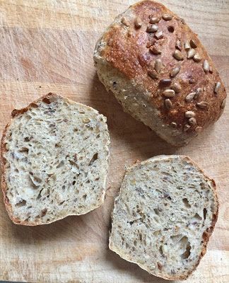 Brot & Bread: GERMAN SUNFLOWER SEED SQUARES - HEARTY SOURDOUGH ROLLS WITH RYE & SEEDS Sunflower Seed Bread Recipe, Sunflower Seed Bread, Seeded Bread Recipes, Sourdough Rolls, German Bread, Pan Sin Gluten, Seed Bread, Flatbread Recipes, Bread Mix