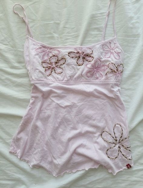 2000 Summer Fashion, Flowy Tank Top Outfit, Pink Babydoll Top, 2000s Clothes, Fits Clothes, 2000s Fashion Outfits, Grunge Goth, Babydoll Top, Really Cute Outfits