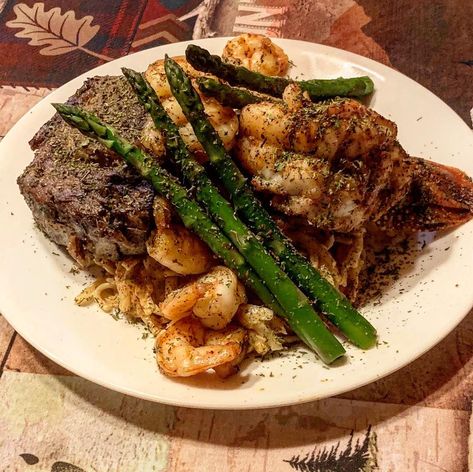 CHEFKODAK🍳🍴🍤🍣 on Instagram: “Surf 🏄 And Turf 🦞🦐 Steak,Lobster,Shrimp,Asparagus,Over Pasta.. #chefkodak #chefkodak” Surf And Turf Pasta, Steak Dinner Ideas, Shrimp Asparagus, Steak And Lobster, Shrimp And Asparagus, Surf And Turf, Steak Dinner, Good Eats, Dinner Ideas