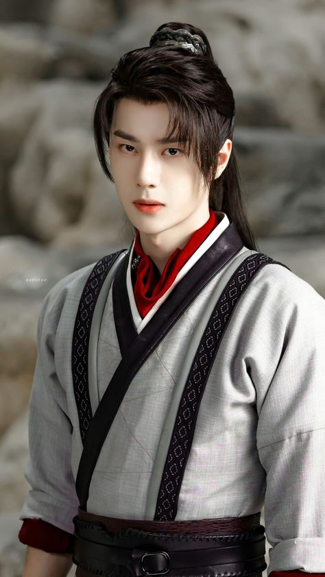 Chinese Hanfu Male, Traditional Asian Dress, Ancient Dress, Chinese Films, Chinese Man, Korean Drama Best, Handsome Actors, Chinese Boy, Cute Actors