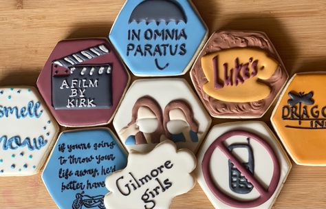 Gilmore Girls Cookies, Gilmore Girls Food, Beach Theme Birthday Party, Gilmore Girls Party, Beach Theme Birthday, Cookie Business, Decorating Cookies, Pretty Cookies, Fall Food