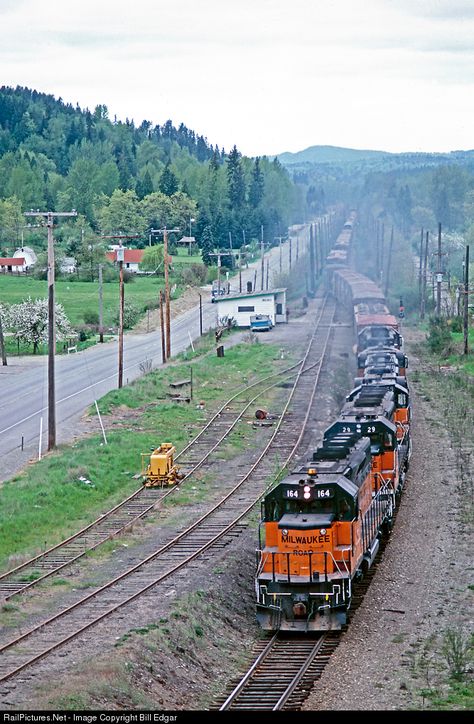 Maple Valley Washington, Janesville Wisconsin, Road Pics, Railroad Images, Ho Model Trains, Milwaukee Road, Rail Road, Train Depot, Railroad Photography