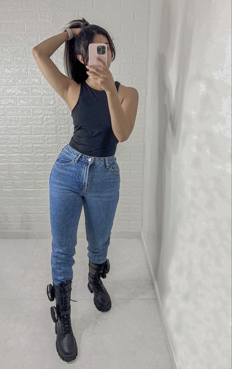 Outfit black combat boots, blue jeans, black bodysuit Combat Boots And Jeans Outfit, Combat Outfit Female, Jeans With Combat Boots, Tall Combat Boots, Dancing Outfit, Combat Boot Outfits, Jeans And Combat Boots, Jean Top, Jeans Outfit