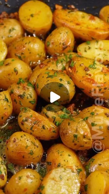 Garlic Potatoes, 7 Minutes, Fresh Cilantro, Couscous, Cilantro, Cooking Time, Garlic Cloves, Mexican Food Recipes, Vinegar