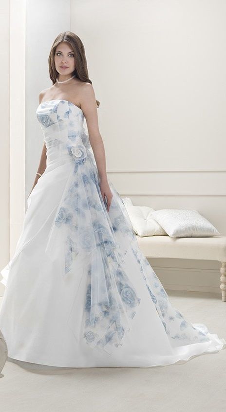 wedding dress with blue accent from Fabio Gritti Dip Dye Wedding Dress, Dye Wedding Dress, Farewell Dresses, Colored Wedding Gowns, Simple Elegant Wedding Dress, Fairytale Gown, Wedding Dress Patterns, Blue Wedding Dresses, Wedding Dress Trends