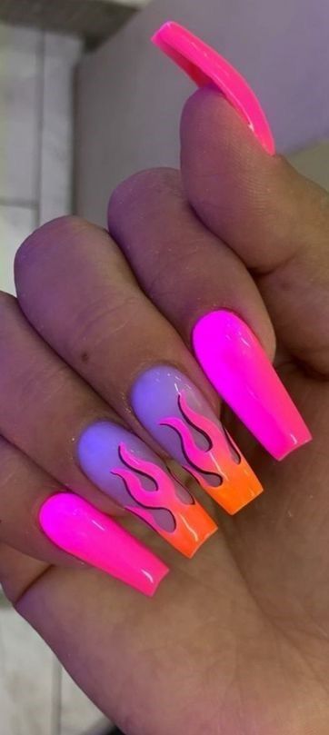 Pinterest: @karinha0310 Neon Orange Nails, Disney Nail Designs, Artistic Nails, Neon Pink Nails, Neon Nail Designs, Nails Neon, Stylish Nails Designs, Cream Nails, Cute Acrylic Nail Designs