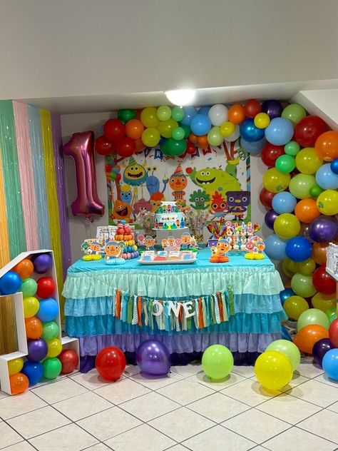 Super Simple Birthday Party, Simple Songs Birthday Theme, Super Simple Songs Birthday Party, Simple First Birthday, Simple Songs, Simple Birthday Party, Super Simple Songs, Boys 1st Birthday Party Ideas, Baby Birthday Themes